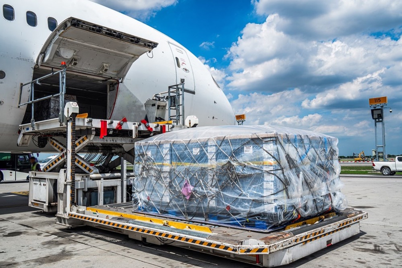 Air freight cargo plane